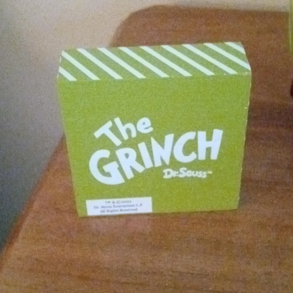Grinch wood decor